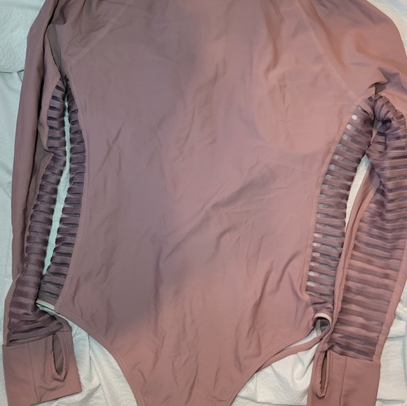 NWOT ELEGANT MESH DETAIL CUT OUT RASHGUARD SUN PROTECTION SWIM BATHING SUIT - Picture 10 of 15